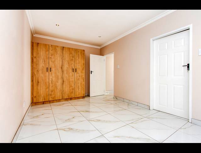 2 BEDROOM FREESTANDING TO LET IN MARLBORO GARDENS